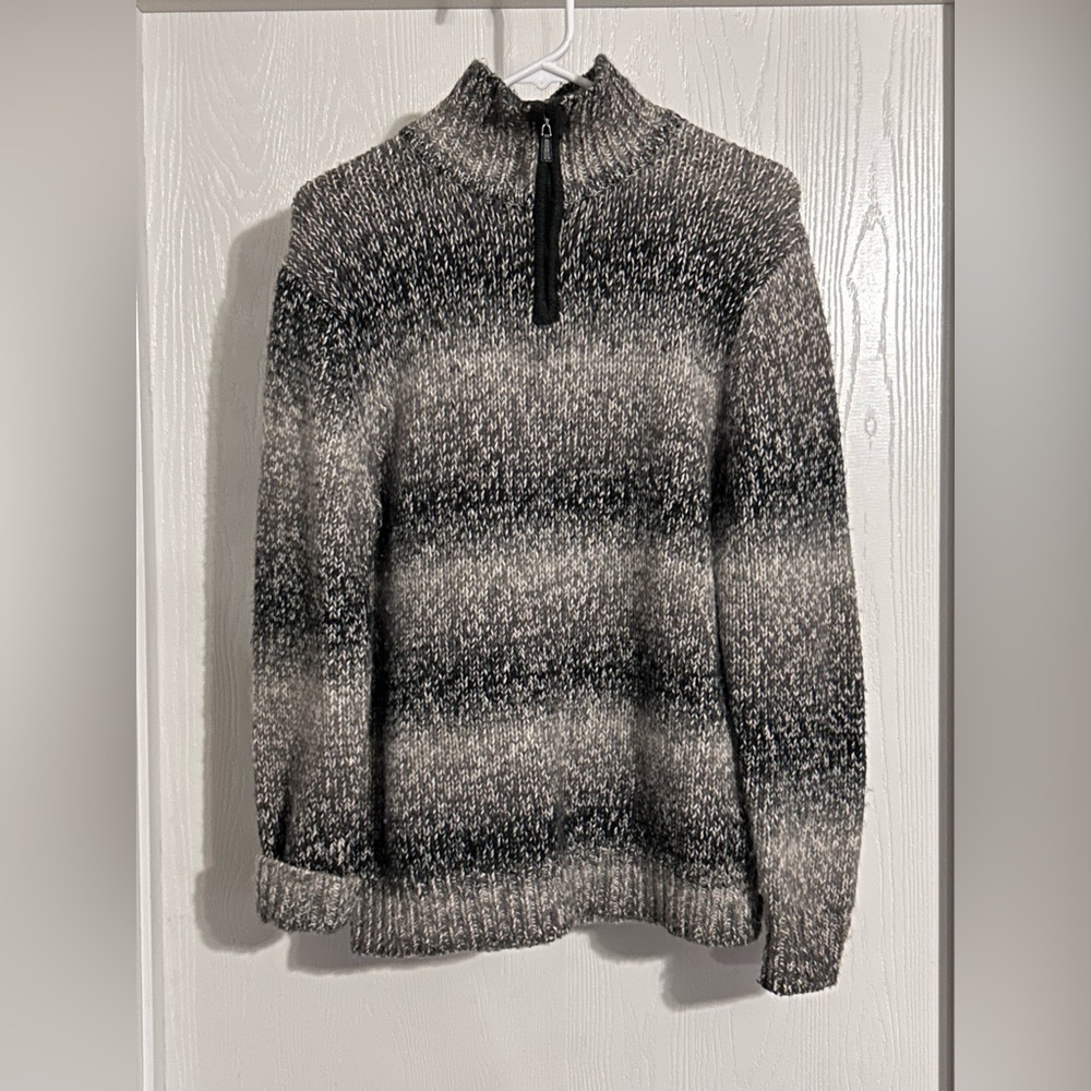 GAP | Black and Gray Turtleneck Sweater | Size Small